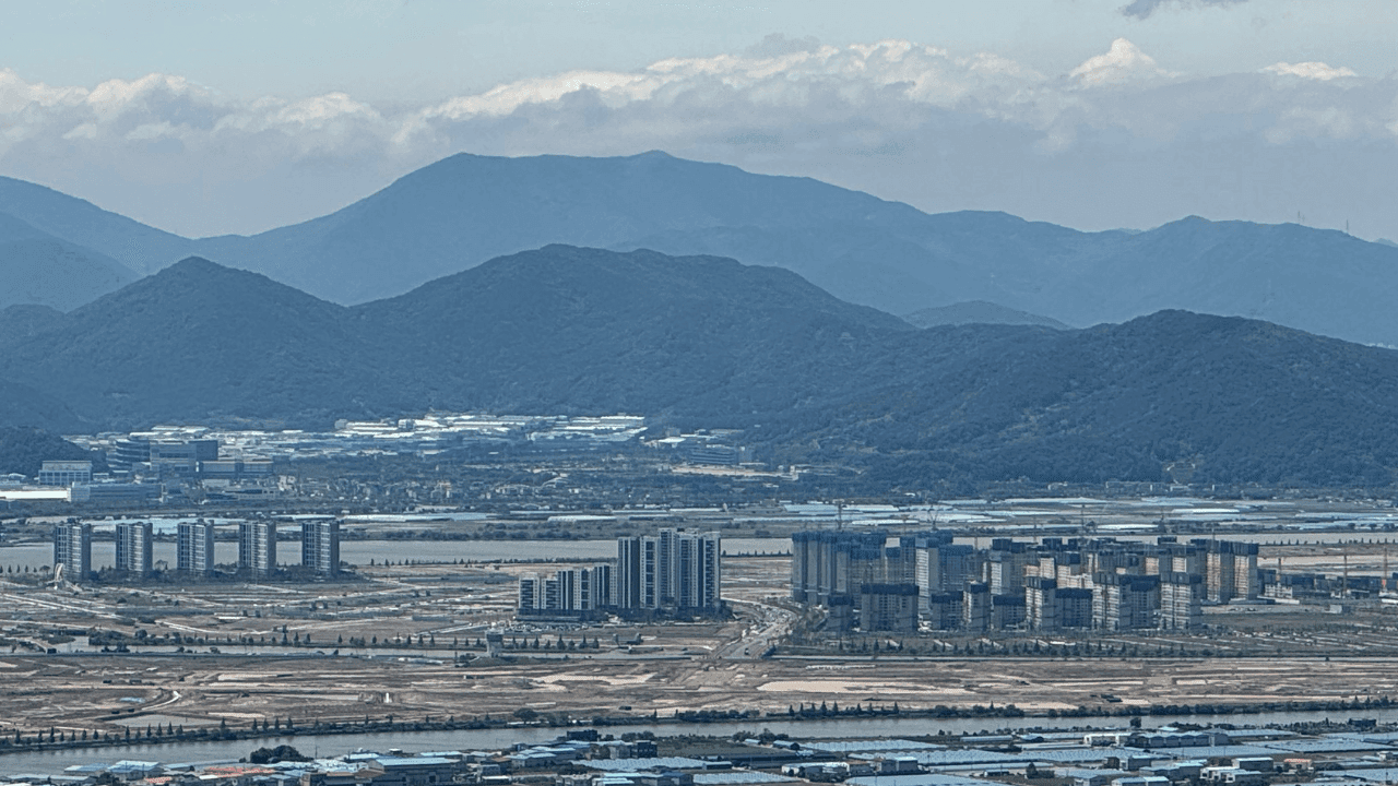 Busan's Construction Industry Faces Liquidity Crisis as Major Firms Declare Bankruptcy