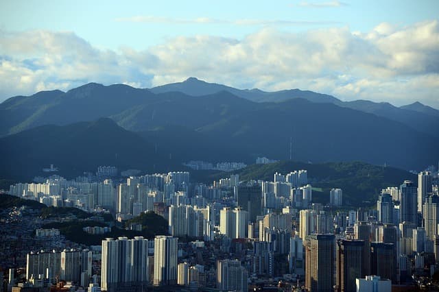 Rising Costs, Loan Cuts Hit Busan Builders